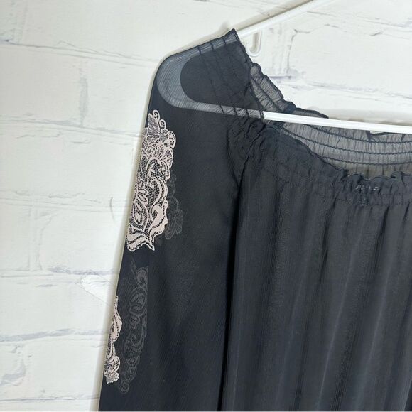 Apt 9‎ black sheer large top - Picture 4 of 5